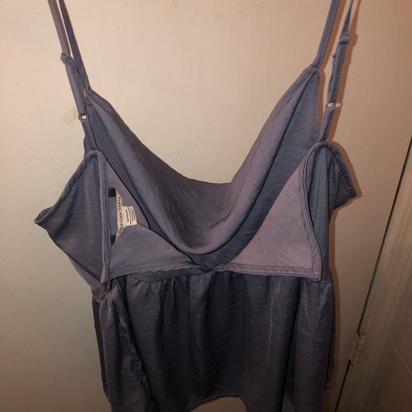 🦅 2 AE TOPS NEW W/ PRICE TAGS 🏷 - Picture 7 of 8